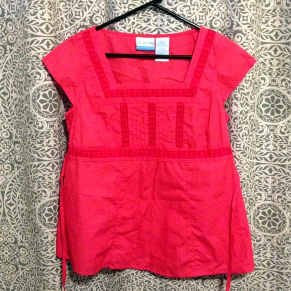 Maternity Top, Announcements size small, pink